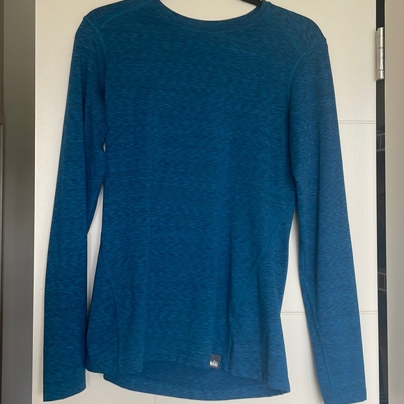 REI Tops - REI Women’s Mid-weight Baselayer